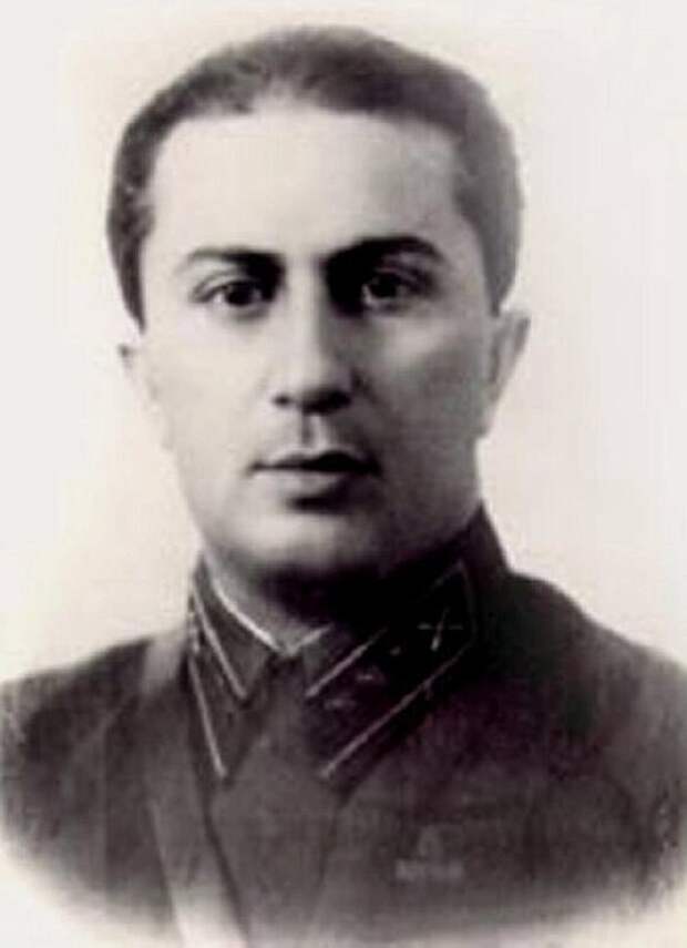 14 апреля 1943 г. погиб в немецком плену Яков Джугашвили. Сын Сталина. Сын вождя. Который не предал ни Родину, ни отца.