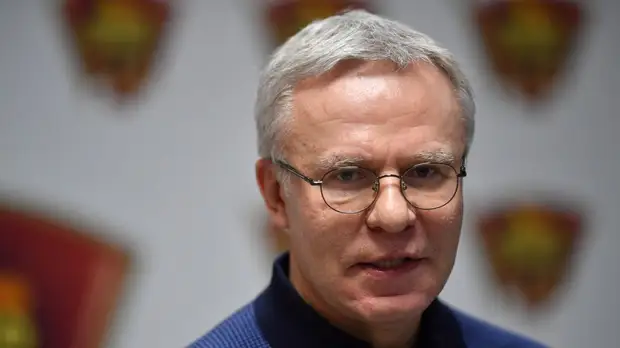 Фетисов поддержал решение провести МЧМ по хоккею летом