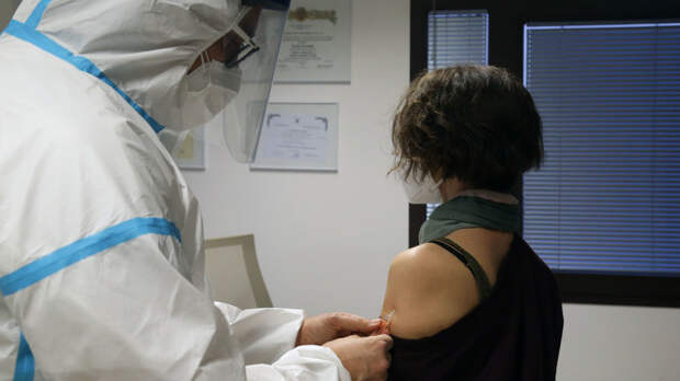 На украинцах испытывают побочки вакцины из Индии: Остальное "за денежку"