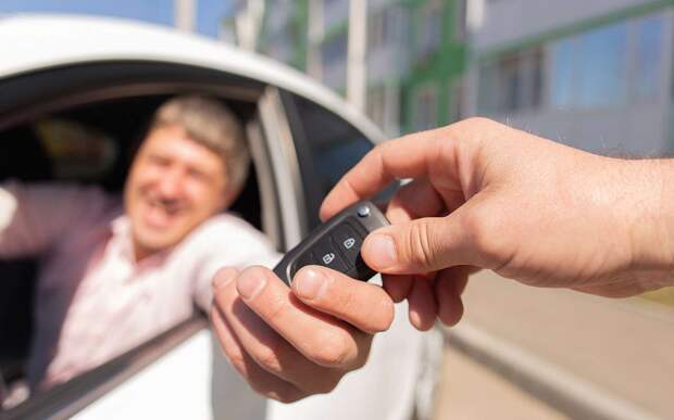 Эксперт Иванов объяснил рост импорта машин в Россию