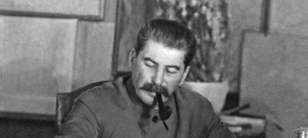 Сталин за партой. Как в СССР заново изобрели школьный учебник истории