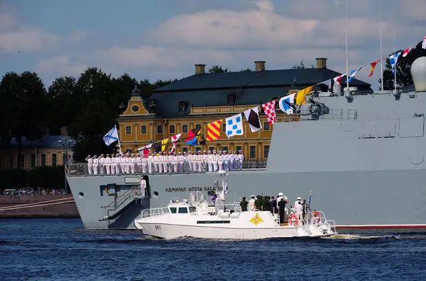 Быстроходный и многозадачный: в ВМФ России поступили новые патрульные катера «Раптор»