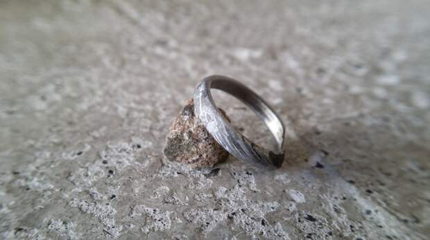 Сначала - вид самого кольца.  кольцо, красота, обручальное кольцо, своими руками