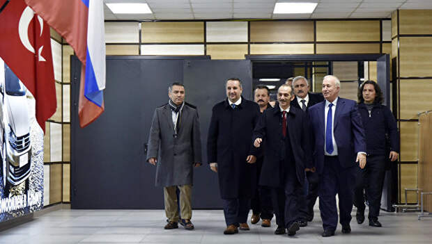 Турецкая делегация в аэропорту Симферополя. Архивное фото