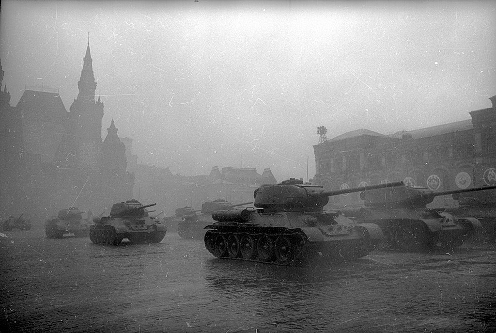 Самый грандиозный Парад Победы в мировой истории (ФОТО)