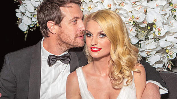 «Дурак был»: Сафонов рассказал, почему сделал предложение Савельевой через 2 недели после знакомства