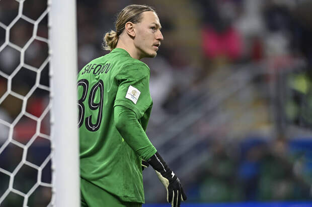 Во Франции восхитились отбитым пенальти Сафонова в матче со "Страсбургом"