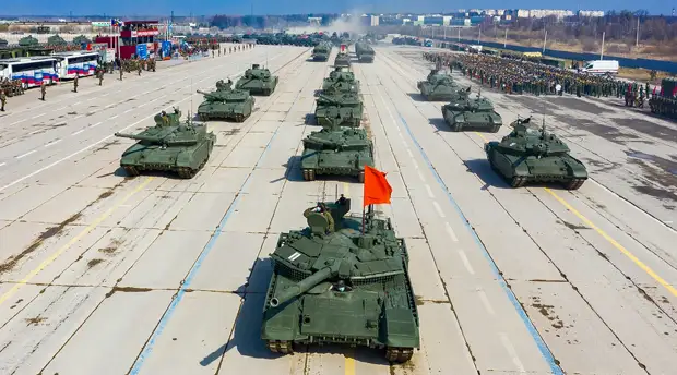 «Дань памяти и напоминание о силе нашего оружия»: как идёт подготовка к параду Победы на Красной площади