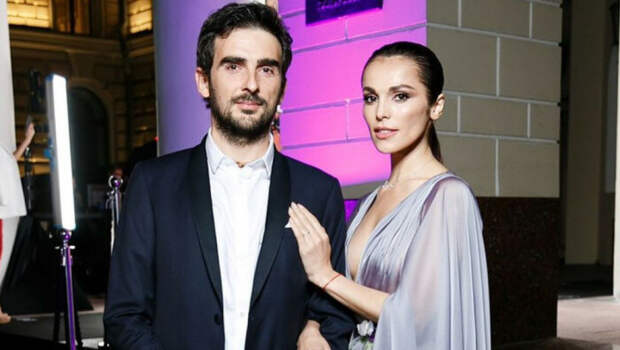 Сати Казанова с мужем - итальянским фотографом Стефано Тиоццо. Сати Казанова с мужем - итальянским фотографом Стефано Тиоццо.