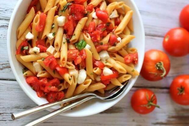 Макароны с помидорами. \ Фото: greenvalleykitchen.com.