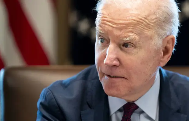 Байден запретил поставки нефти и газа из России: "Цены на бензин в США продолжат расти"