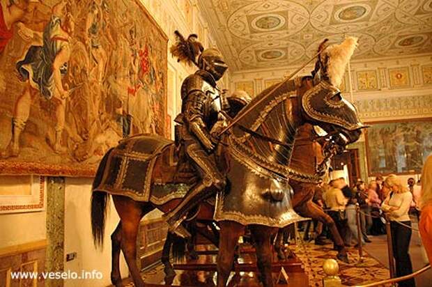 http://www.travel-guide.veselo.info/images/st-petersburg/hermitage/armor/armour-knight.jpg