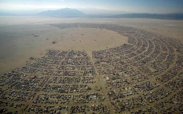 Так сверху выглядит фестиваль Burning Man, ежегодно устраиваемый в пустыне Блэк-Рок (Невада, США) достопримечательности, другой взгляд, интересно и познавательно, с другого ракурса