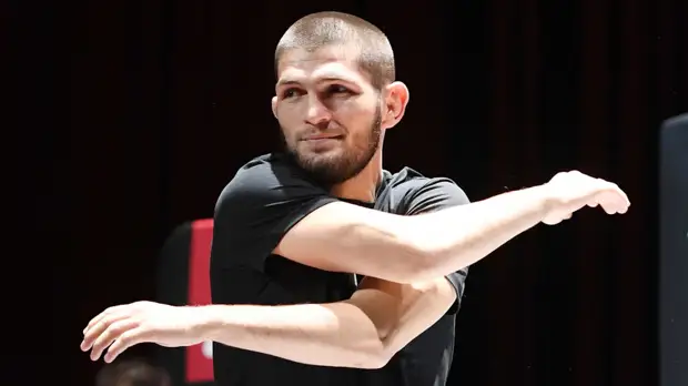 Футболист «Барселоны» пожелал удачи Нурмагомедову в бою с Гэтжи