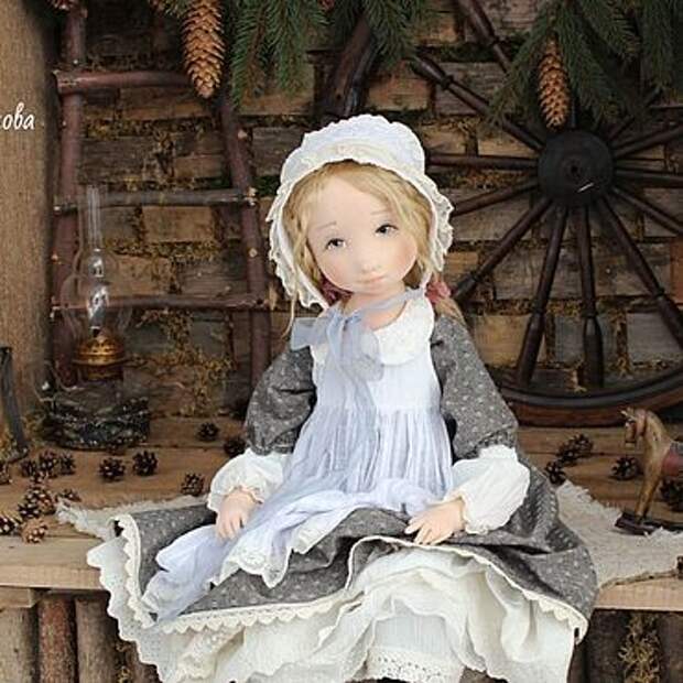 Любушка авторская коллекционная интерьерная текстильная кукла