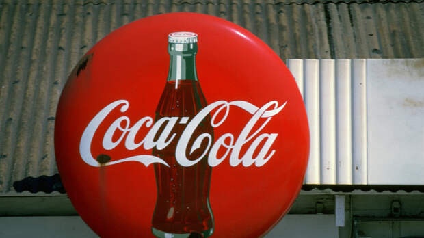 Coca-Cola продлила право на товарные знаки для работы в России