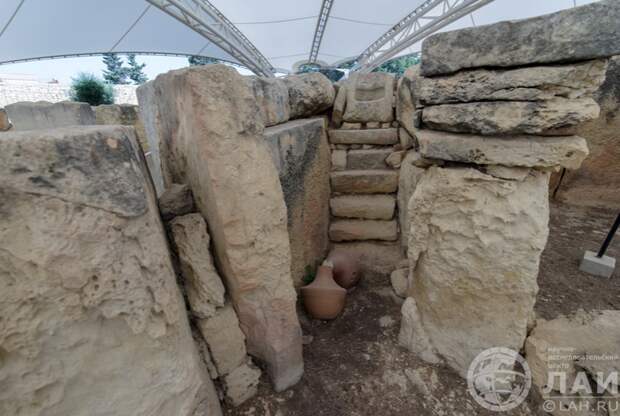 Каменная тумбочка времен неолита: мегалитические модули в Таршиене