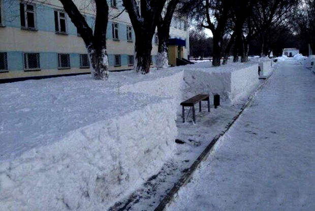 Мастерская уборка снега.