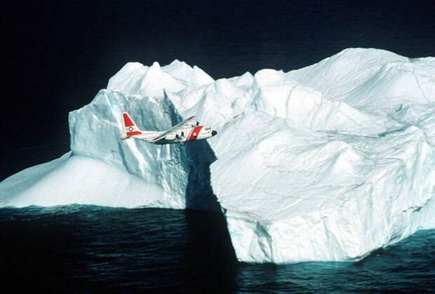 Самолет ледового патруля инспектирует айсберг история, история из жизни, команда, расследование, титаник