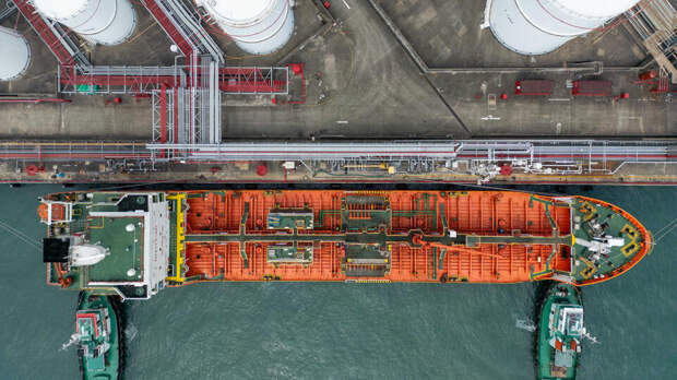 Цена за баррель нефти может вырасти до $140 из-за санкций США против Ирана и РФ