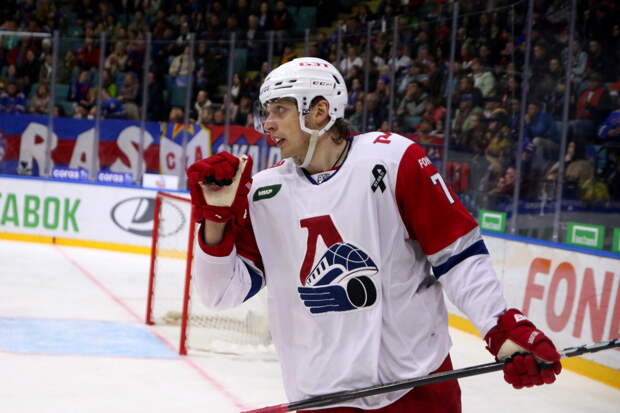 «Локомотив» продлил контракт с Шалуновым