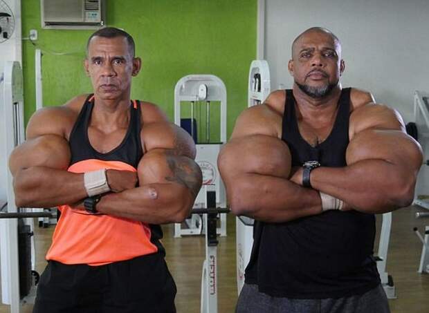 Бразильские братья приобрели огромные мышцы и популярность