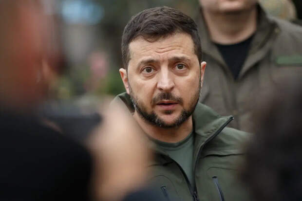 "Странное желание": Зеленский снова намекнул на срыв парада Победы в Москве