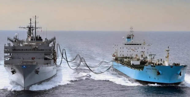 Угроза со стороны Ирана вынудила ВМС США изменить способ заправки кораблей