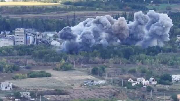 Армия России поразила бомбами ФАБ-250 пункт временной дислокации ВСУ в ДНР