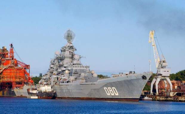 Печальный рекорд "Флота-2024": "Адмирал Нахимов" курсом "вправо" тает в тумане неопределенности.