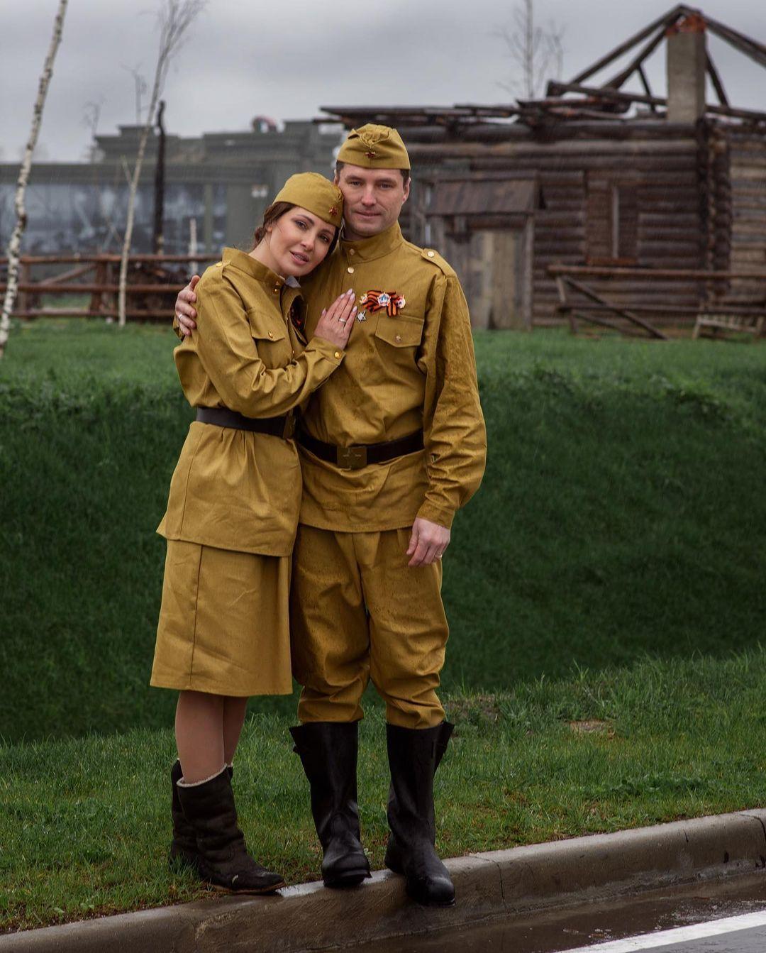 Это неуместно! Поклонники осудили Анастасию Макееву за фотосессию в военной форме
