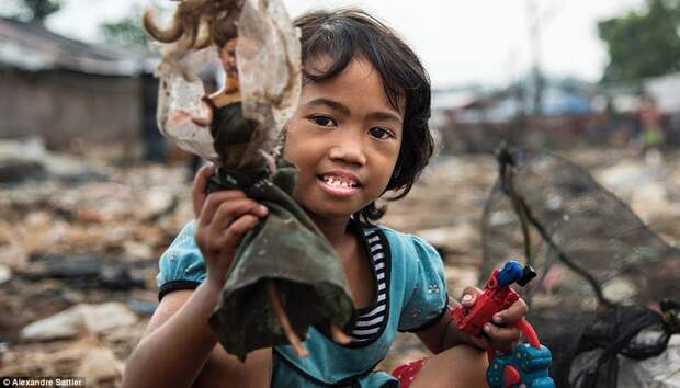 Свалка в Индонезии, на которой живут 3000 семей