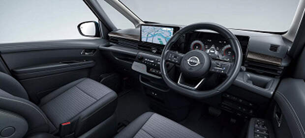 Представлен обновленный Nissan Serena: новое «лицо», улучшенная функция e-Pedal, сервисы Google, «прозрачный капот» — и полный привод