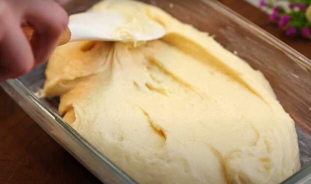 Всё смешать и запекать 40 минут. Невероятно нежный яблочный пирог: простой десерт на завтрак