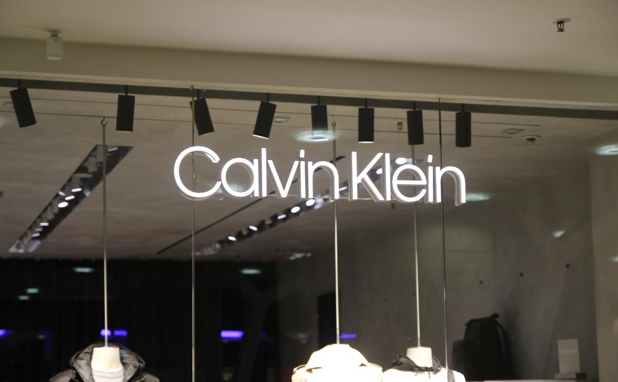 Calvin Klein и Tommy Hilfiger вышли из бизнеса в России