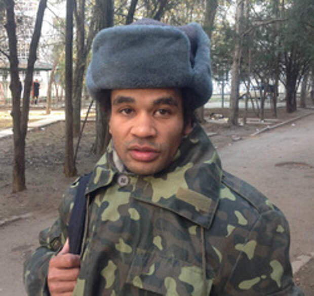 Айо Бенес - считает себя русским и вчера вступил в ряды самообороны Крыма и уже получил новенькую форму