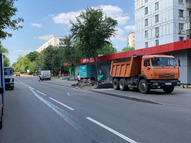 После обращения жителей Кузьминок к Толстому появится новый пешеходный переход. Фото: Александр Чикин