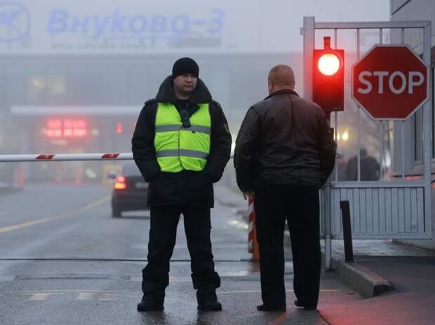 Водитель снегоуборочной машины во Внуково, по вине которого погиб глава Total, был пьян. "За Рулем" www.zr.ru