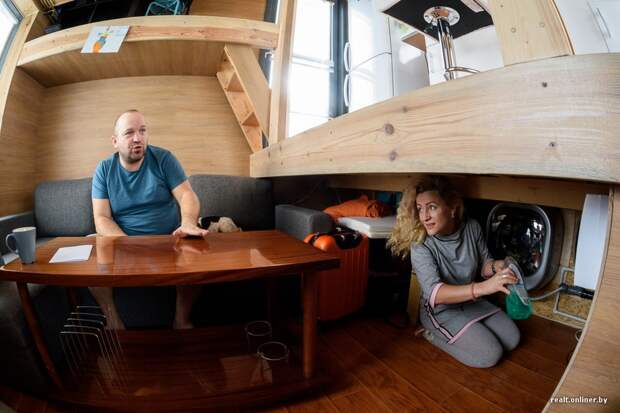 Семья живет в микродоме площадью 16 квадратных метров под Минском