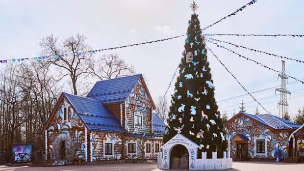 Стало известно, когда и где начнут работать филиалы усадьбы Деда Мороза в Москве