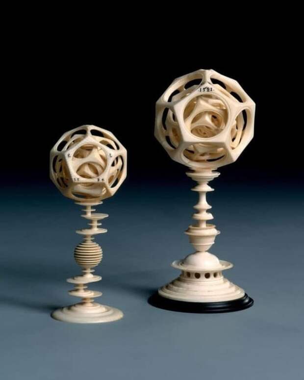 Многогранники (напоминают римские додекаэдры) из слоновой кости, 1581-1584 гг. н.э.