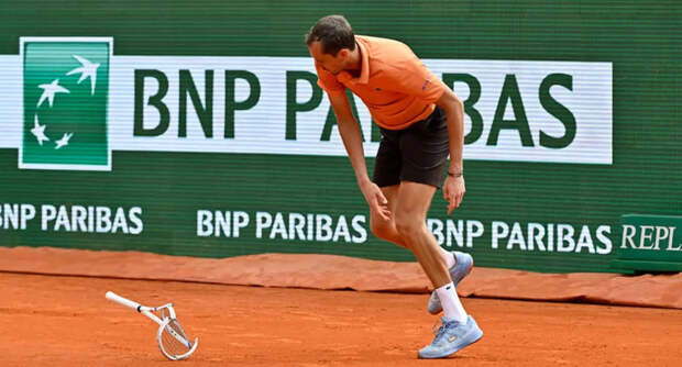 Ужас в Монако: Медведев разгромно проиграл на турнире. Такого тенниса мы еще не видели