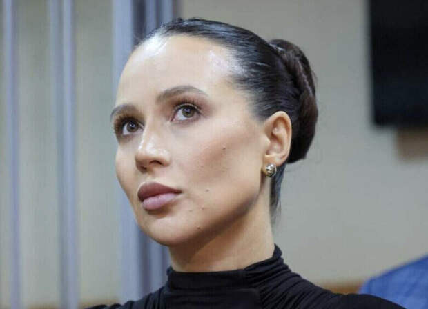 Прибывшая в суд беременная блогерша Лерчек устала от тяжб