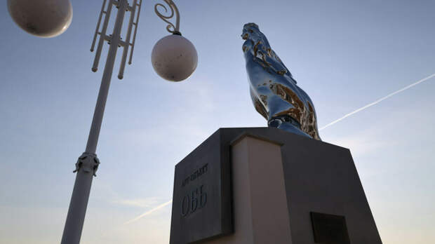 Что за скульптура появилась на набережной Барнаула и как она выглядит?