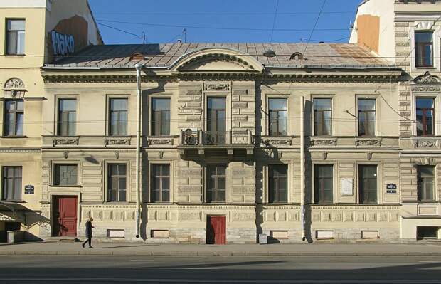 Дом в  Петербурге, где с 1841 по 1844 год жил и умер Крылов
