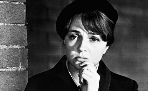 Екатерина Градова в роли радистки Кэт в телевизионном художественном фильме режиссера Татьяны Лиозновой «Семнадцать мгновений весны»