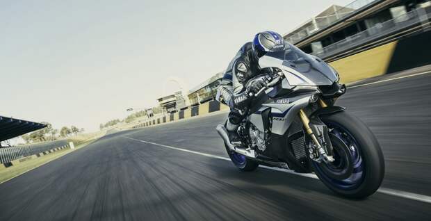 Новый супербайк Yamaha YZF-R1M вновь доступен для заказа