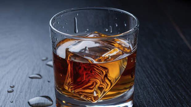 «Ъ»: в России с 1 мая повысят пошлины на импортный крепкий алкоголь