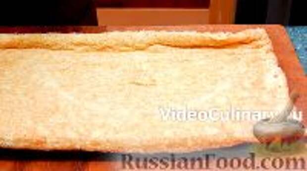 Фото к рецепту: Простой бисквит для рулетов Фото к рецепту: Простой бисквит для рулетов