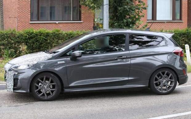 ford-fiesta-ecoboost-hybrid-facelift-шпионское фото-2021-proauto-03